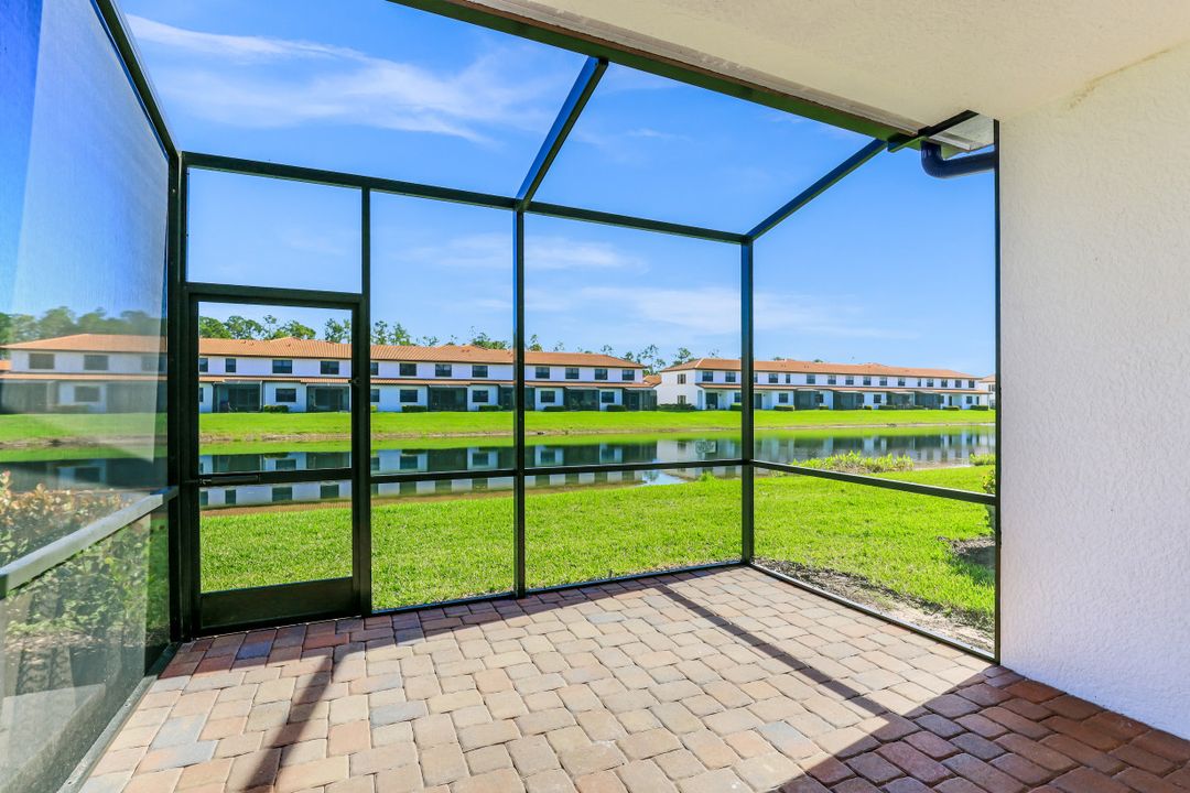 7754 Bristol Cir, Naples, FL 34120