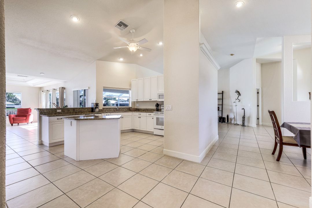 3317 SW 5th Pl, Cape Coral, FL 33914