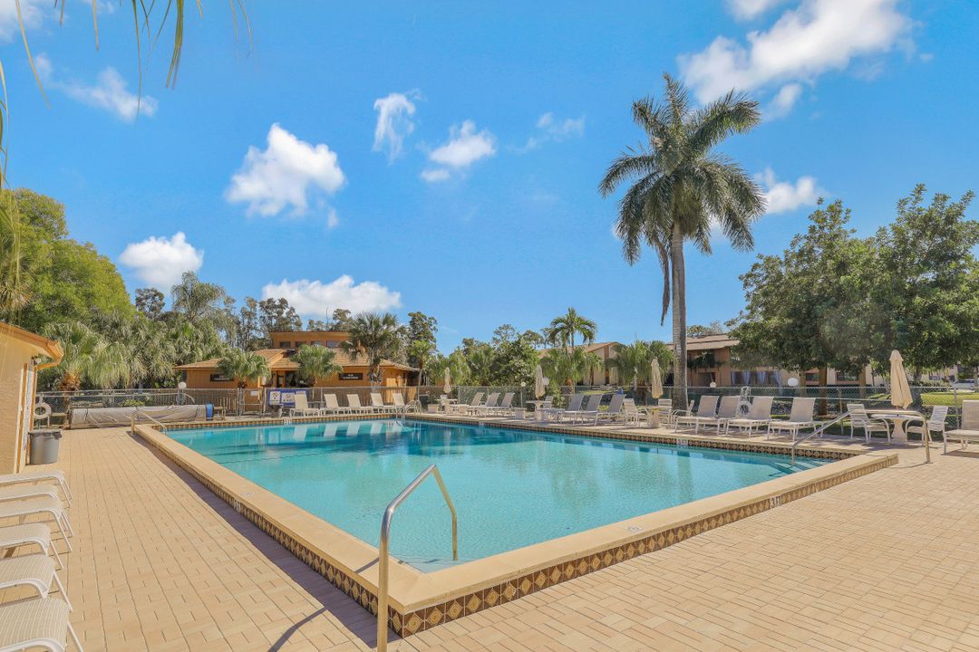 6474 Royal Woods Dr, Fort Myers, FL 33908