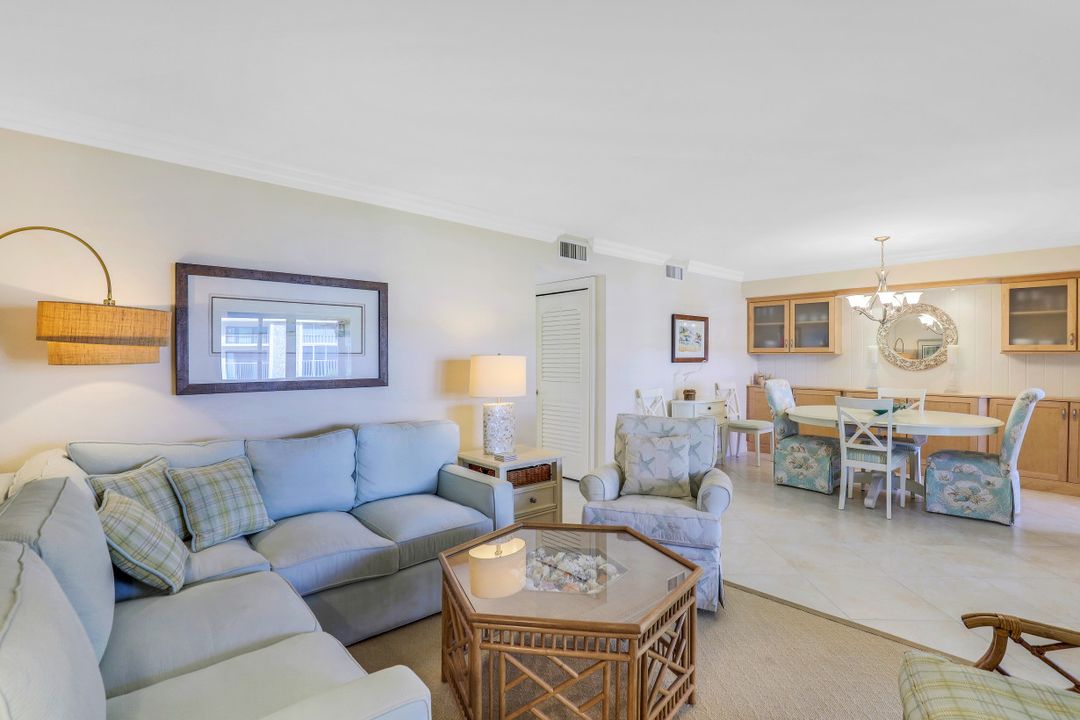 3450 Gulf Shore Blvd N #313, Naples, FL 34103