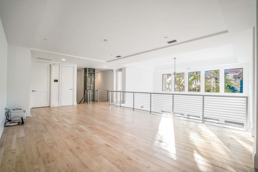 1035 3rd Ave S #105, Naples, FL 34102