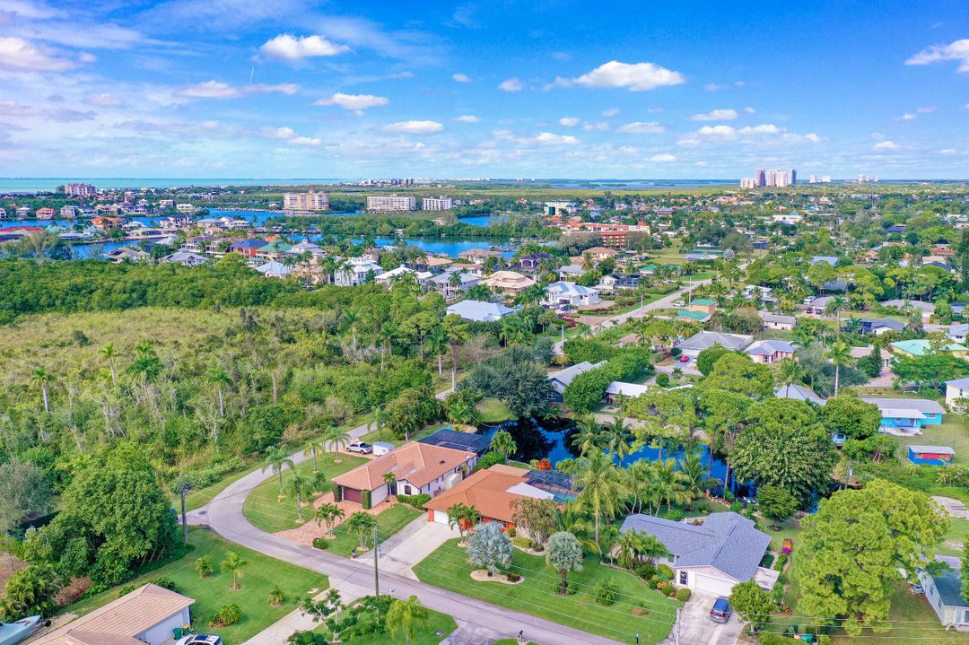 989 E Valley Dr, Bonita Springs, FL 34134