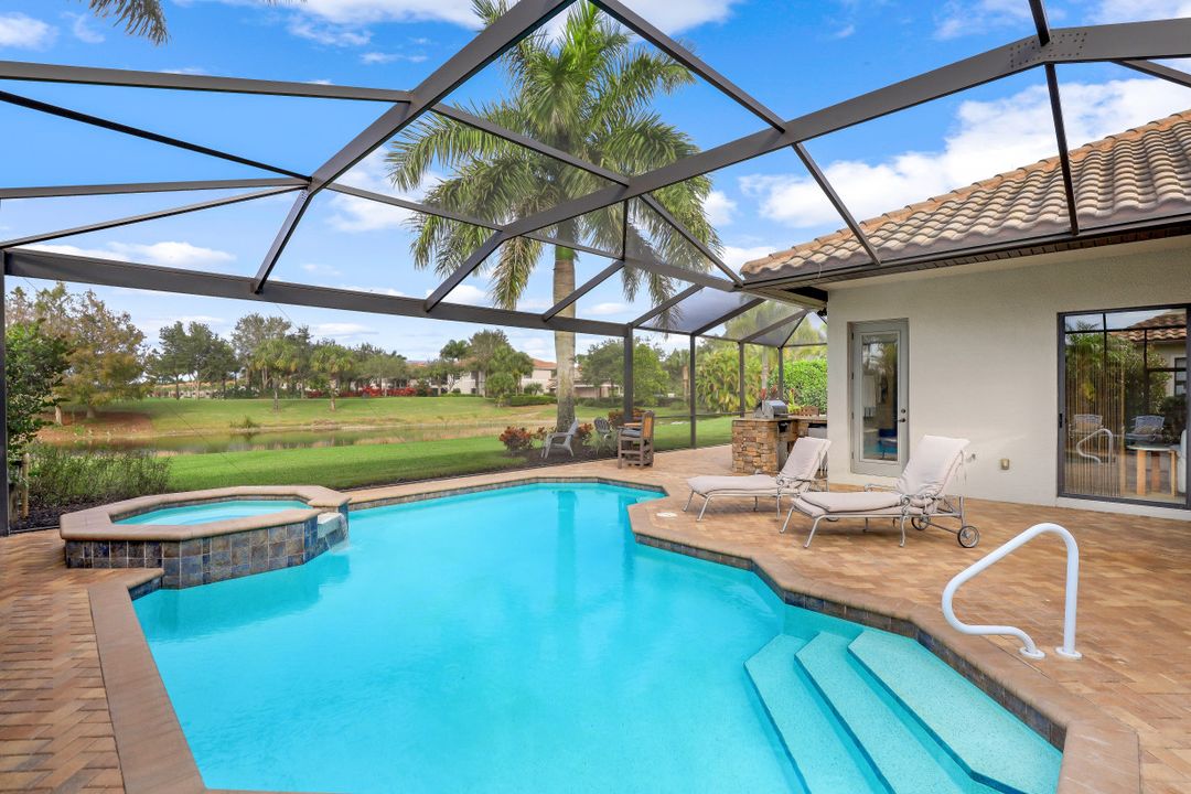 10153 Biscayne Bay Ln, Naples, FL 34120