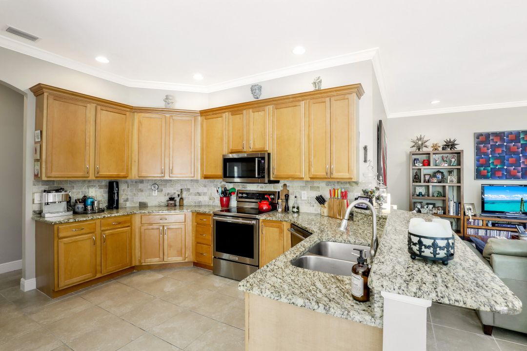 5218 SW 24th Ave, Cape Coral, FL 33914