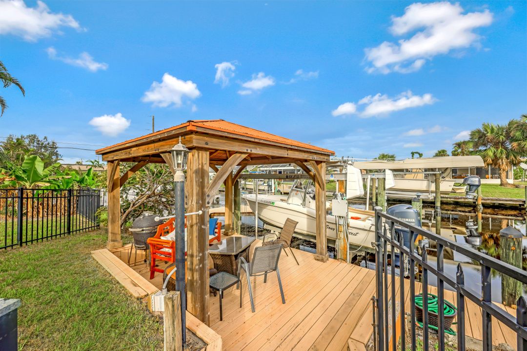 5305 Del Monte Ct, Cape Coral, FL 33904