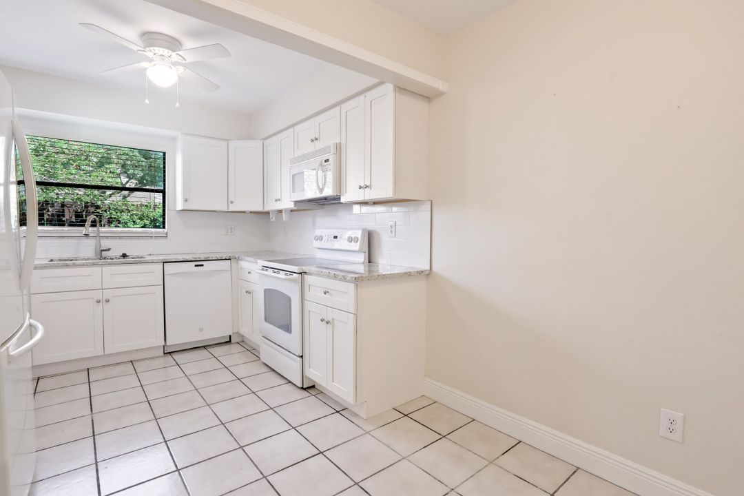 621 SE 12th Ave APT 118, Cape Coral, FL 33990