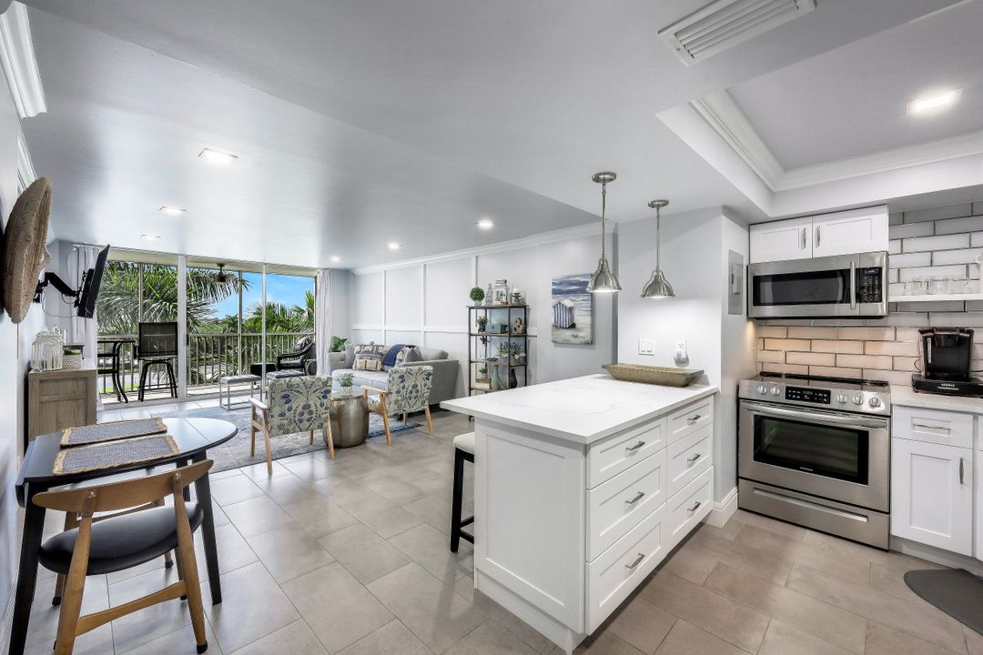 3 Bluebill Ave #512, Naples, FL 34108