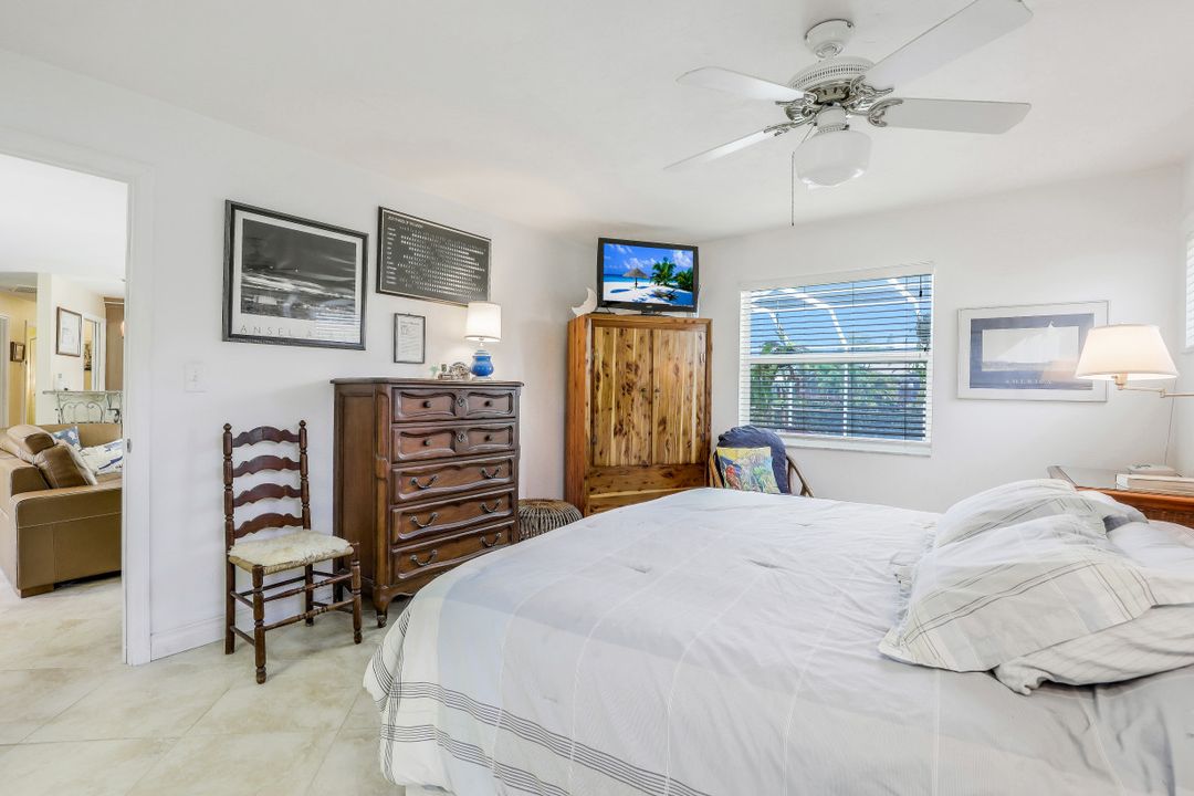 1927 SE 10th St, Cape Coral, FL 33990