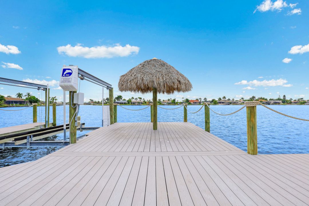 614 Cape Coral Pkwy W, Cape Coral, FL 33914