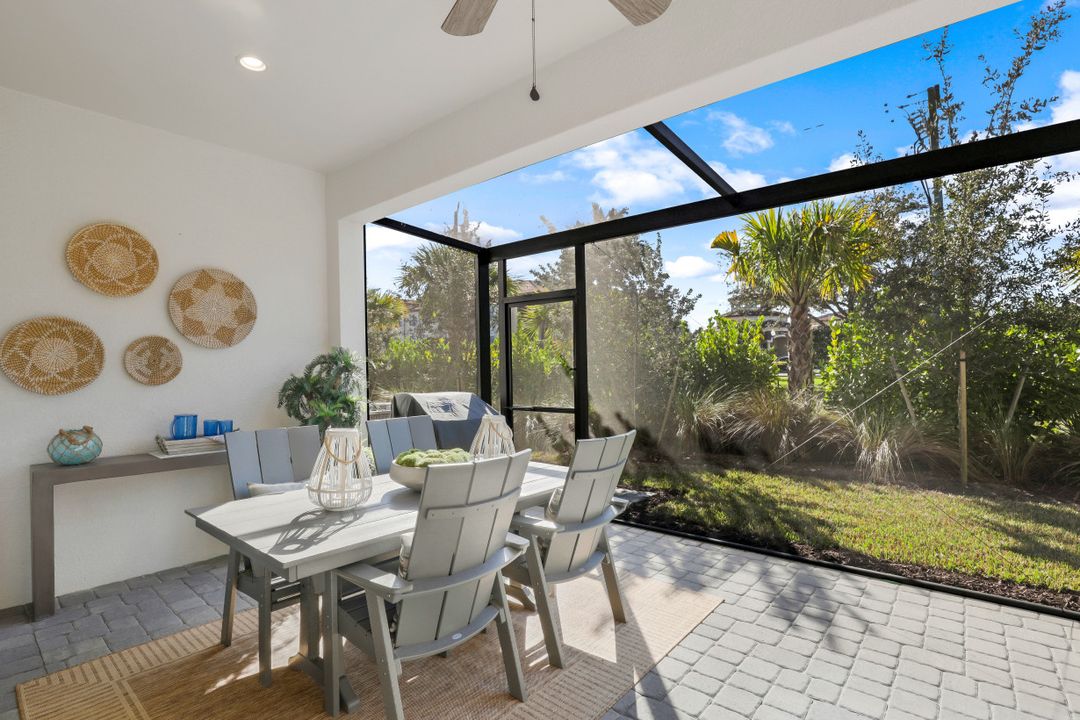 12944 Pembroke Dr, Naples, FL 34105