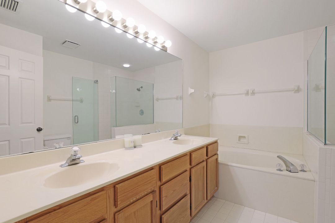 5895 Chanteclair Dr #122, Naples, FL 34108