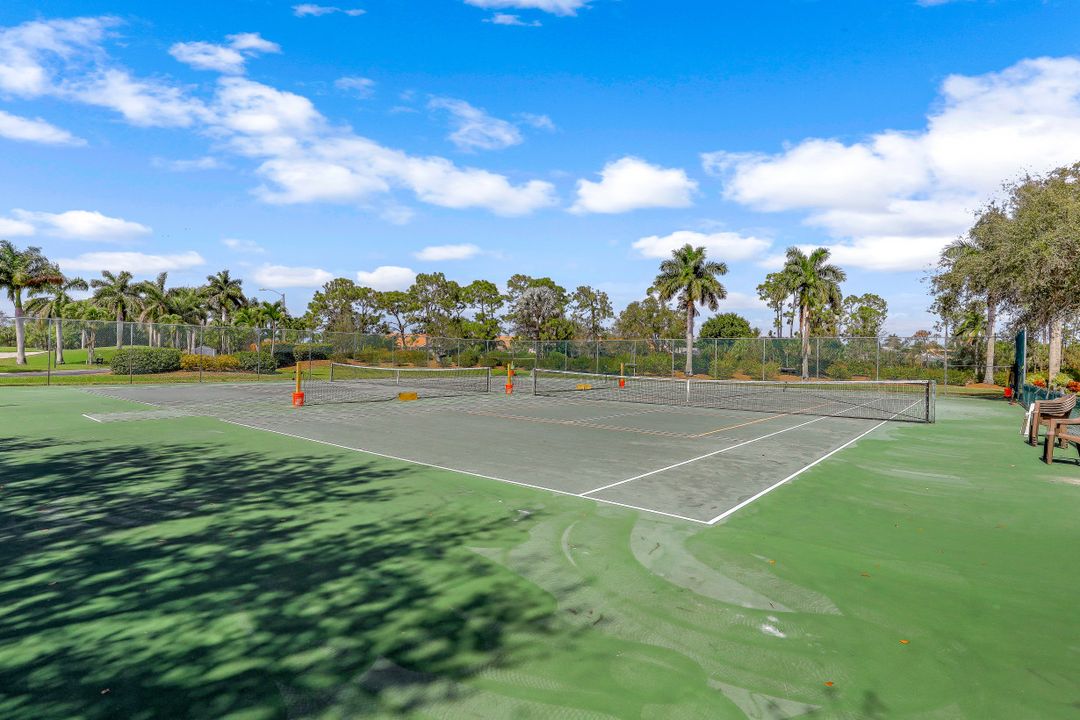 158 St James Way, Naples, FL 34104