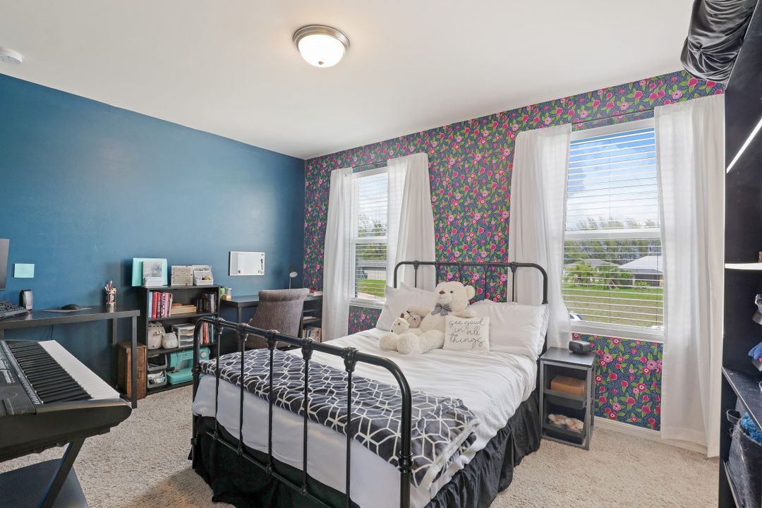 1926 NW 22nd Ave, Cape Coral, FL 33993