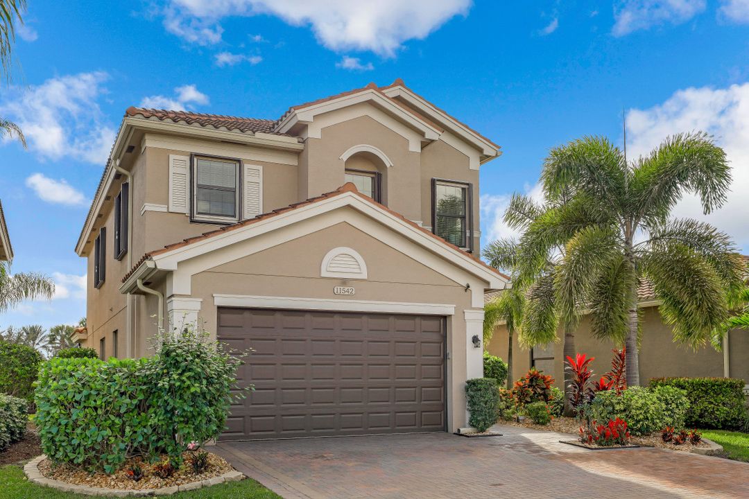 11542 Meadowrun Cir, Fort Myers, FL 33913