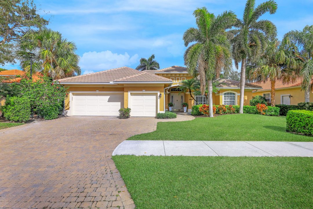 4899 Rustic Oaks Cir, Naples, FL 34105