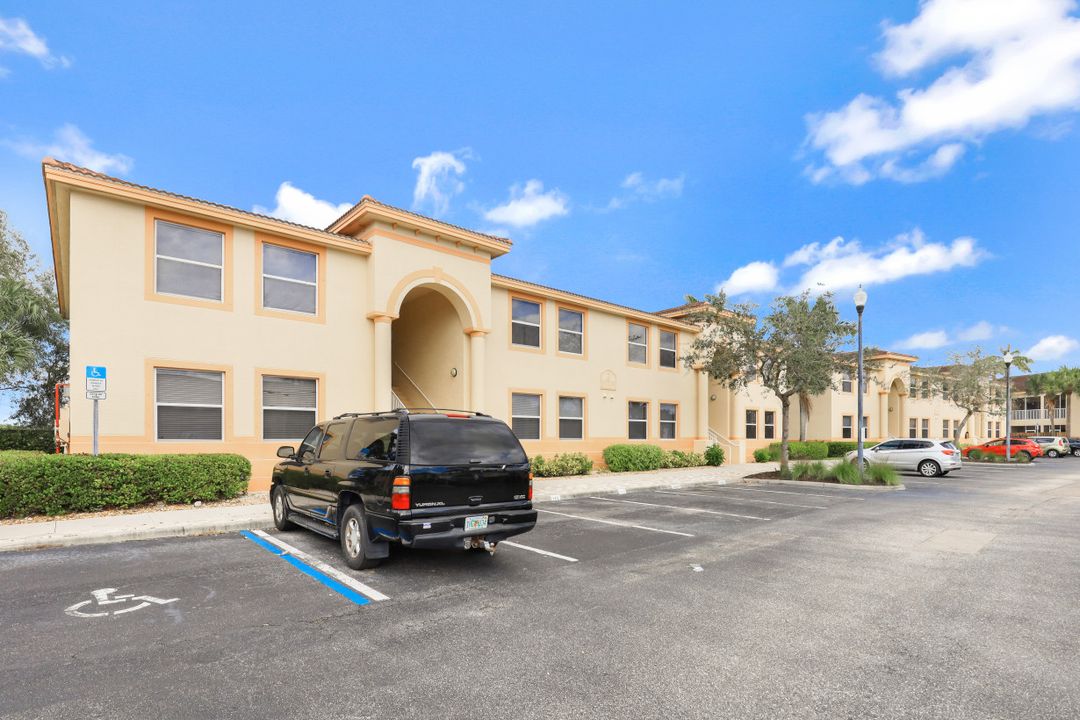 15369 Bellamar Cir, Fort Myers, FL 33908