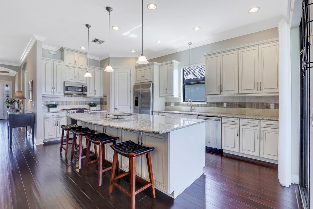 9123 Trivoli Ter, Naples, FL 34119