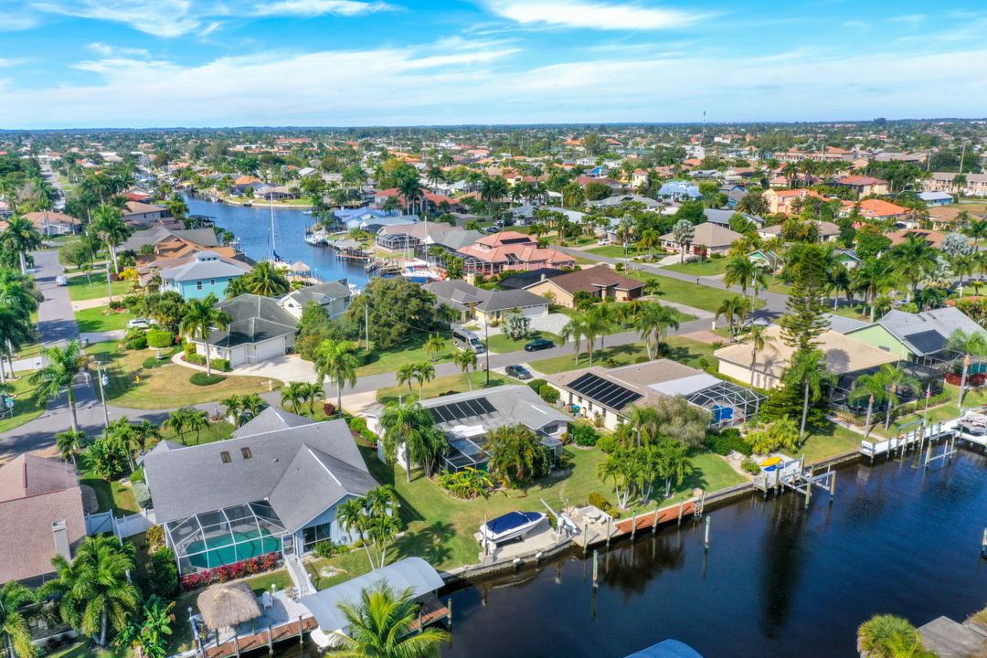 4933 SW 11th Ct, Cape Coral, FL 33914