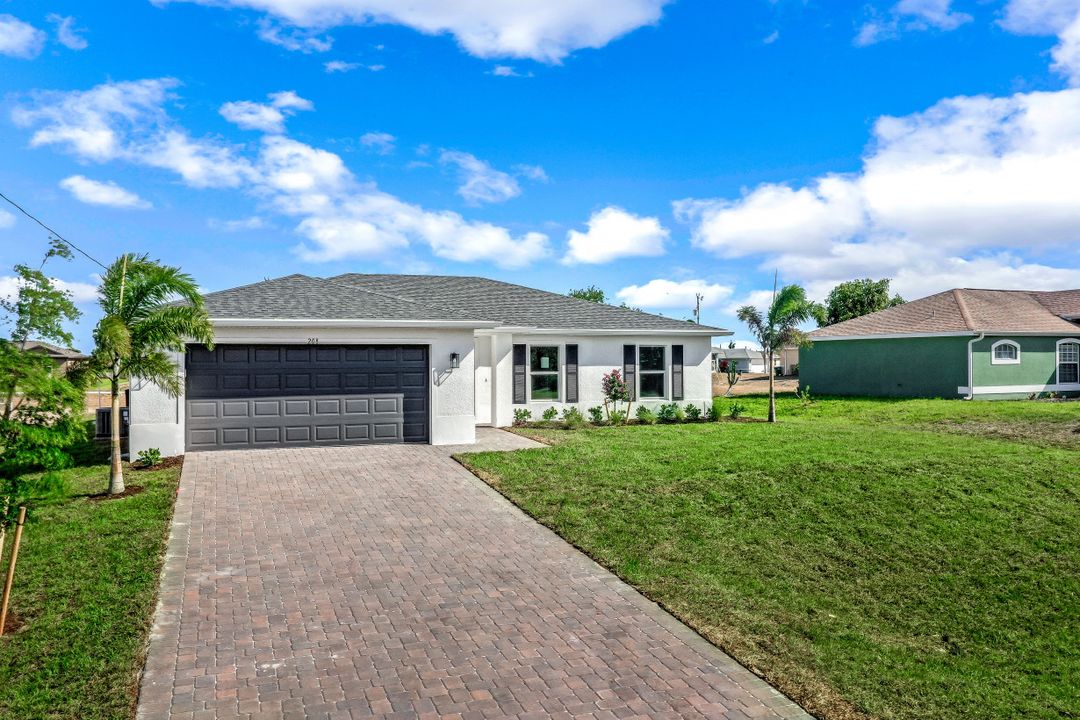 208 NW 28th Terrace, Cape Coral, FL 33993