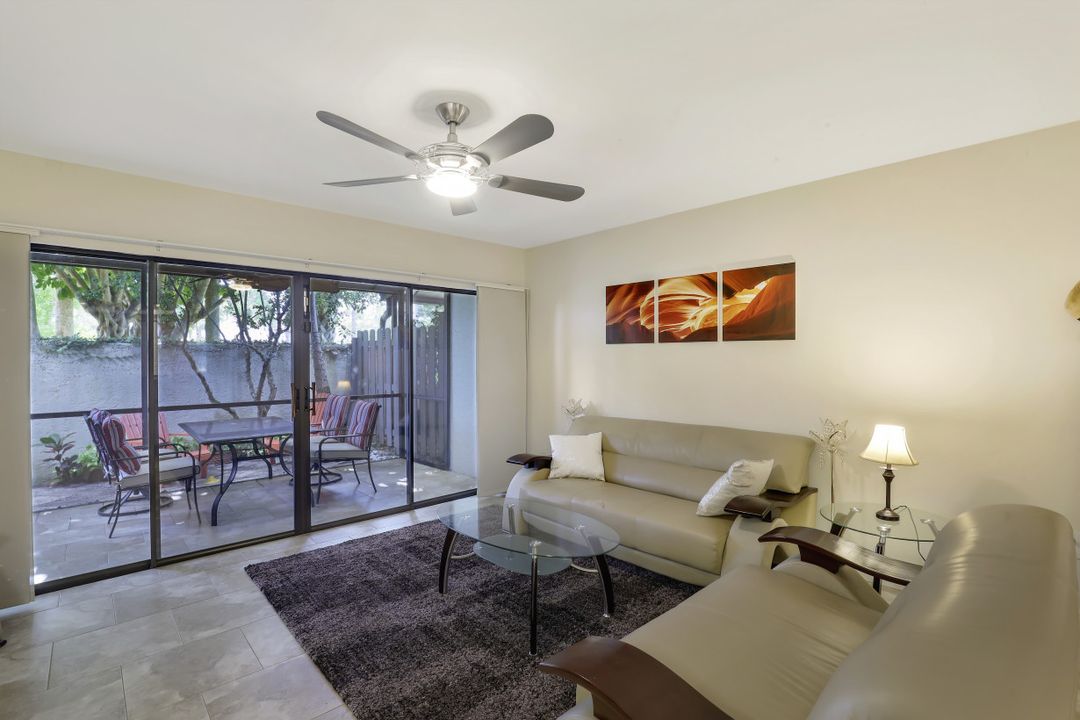 879 Meadowland Dr #O, Naples, FL 34108