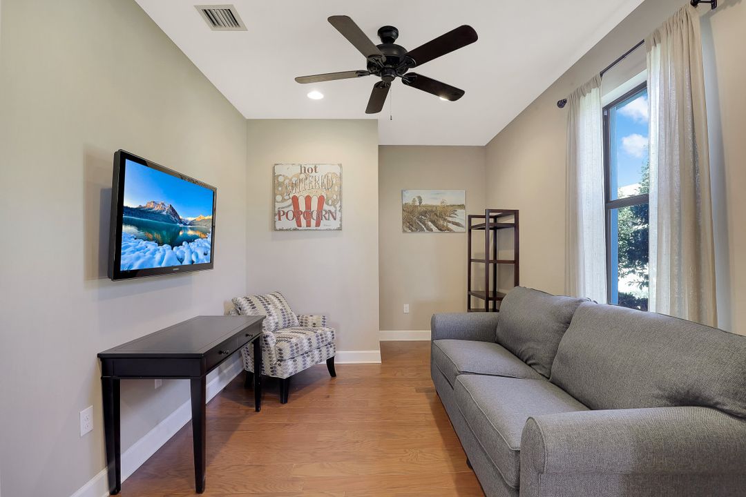 7594 Jacaranda Ln, Naples, FL 34114