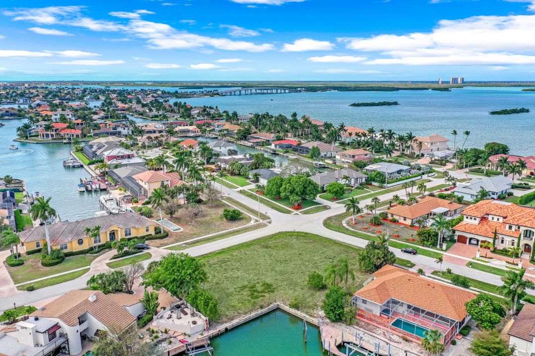 450 Balsam Ct, Marco Island, FL 34145