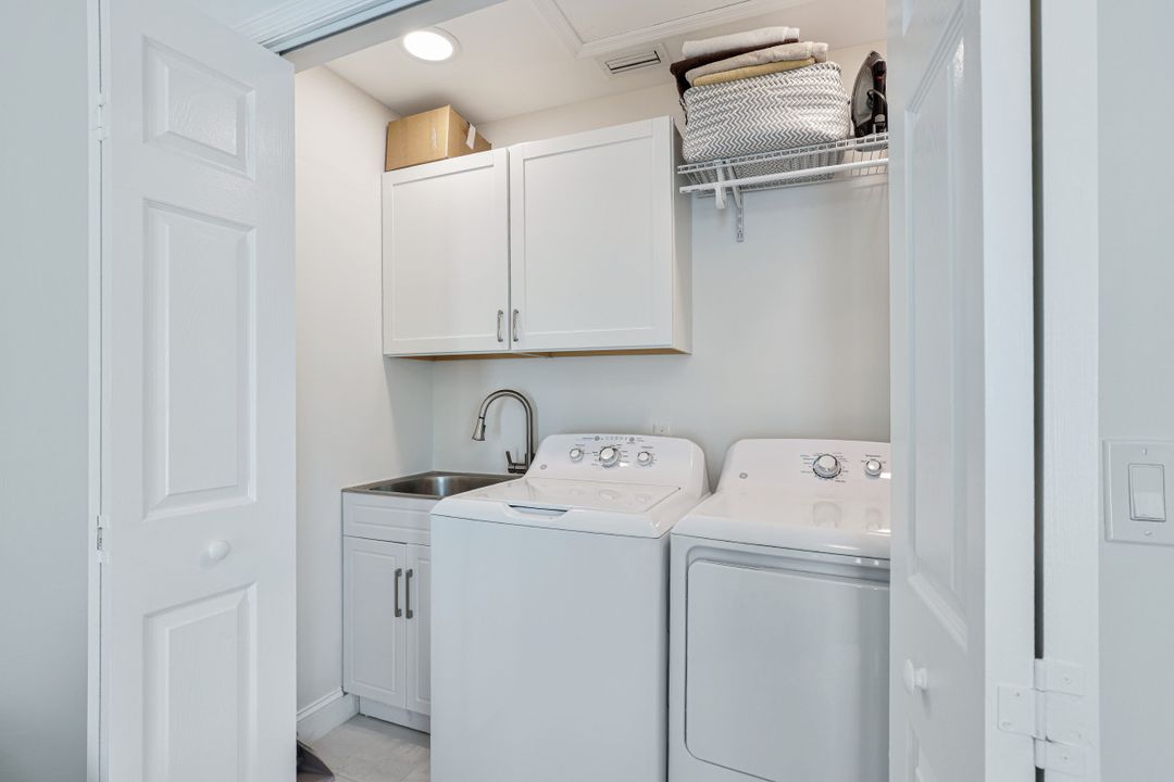 643 108th Ave N, Naples, FL 34108