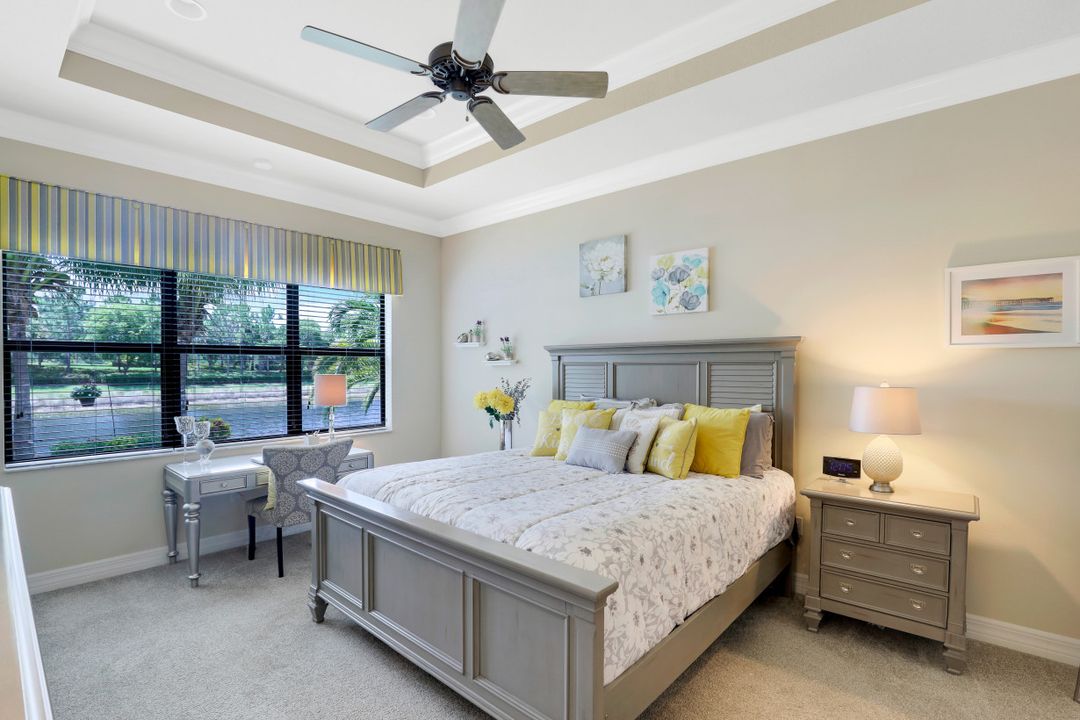 3646 Santaren Ct, Naples, FL 34119