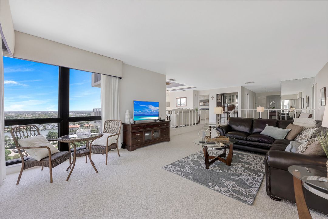 4301 Gulf Shore Blvd N #1700, Naples, FL 34103