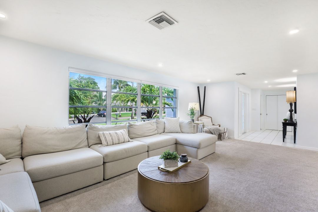 2150 Shad Ct, Naples, FL 34102