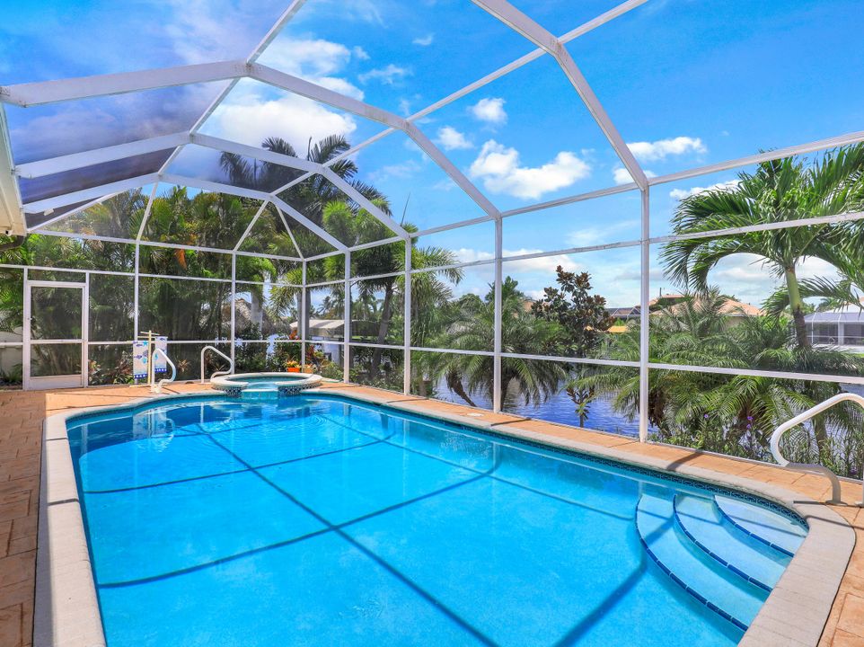 2717 SW 37th St, Cape Coral, FL 33914