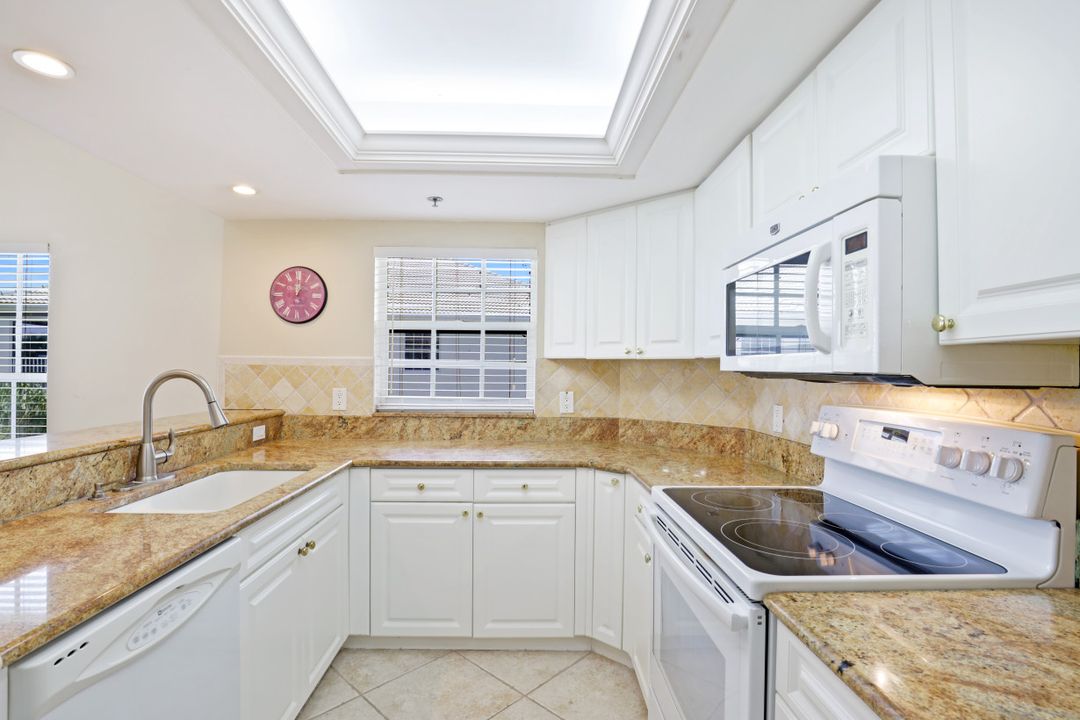 4130 Bayhead Dr #306, Bonita Springs, FL 34134