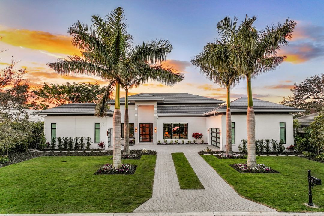 817 Buttonbush Ln, Naples, FL 34108