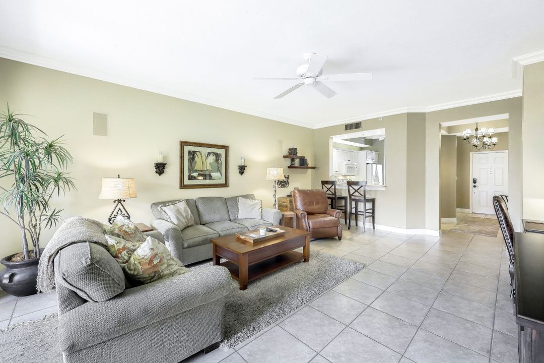 410 Bayfront Pl, Naples, FL 34102