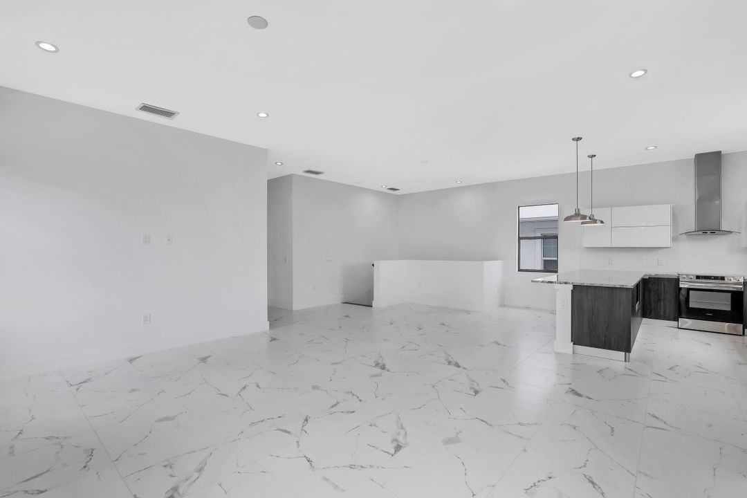 4064 Full Moon Ct, Naples, FL 34112