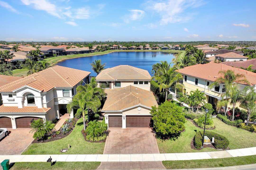 2739 Cinnamon Bay Cir, Naples, FL 34119