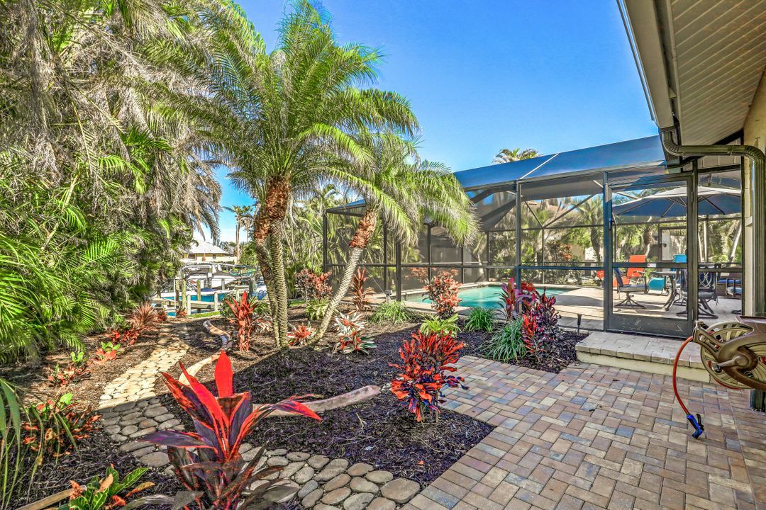 4832 Agualinda Blvd, Cape Coral, FL 33914