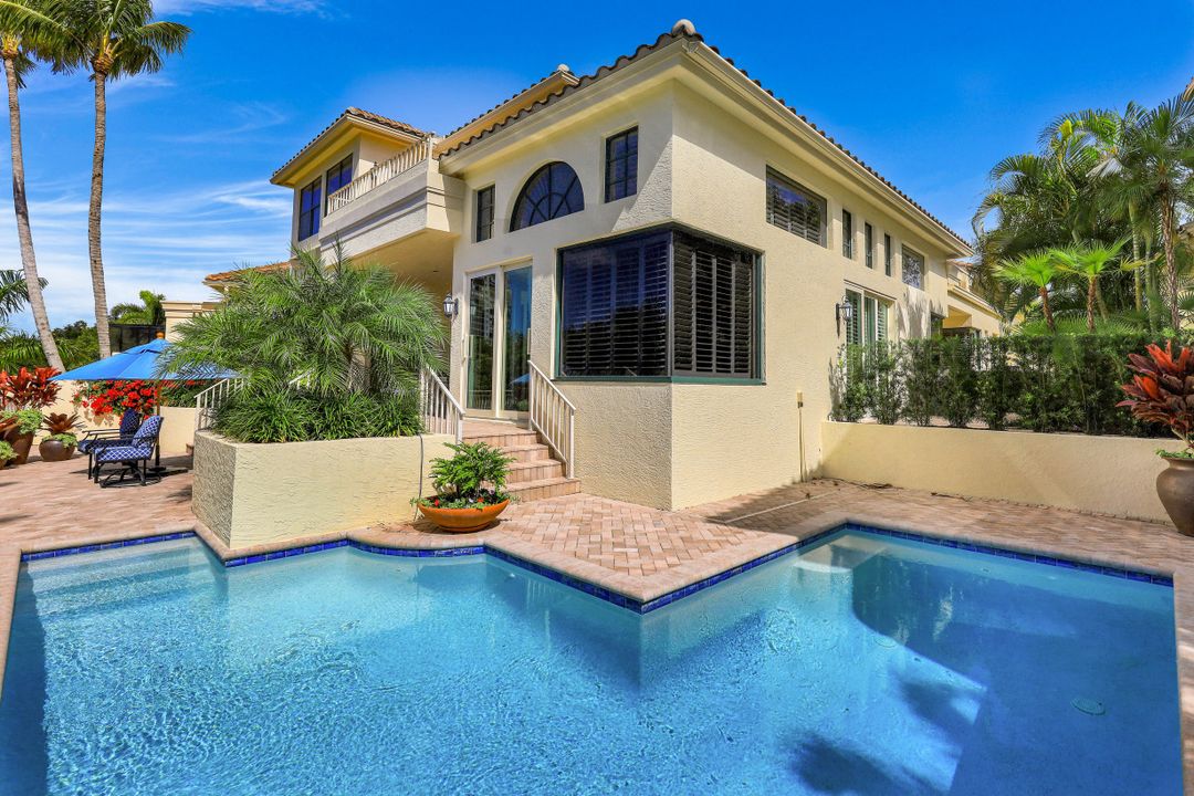 8089 Via Vecchia, Naples, FL 34108