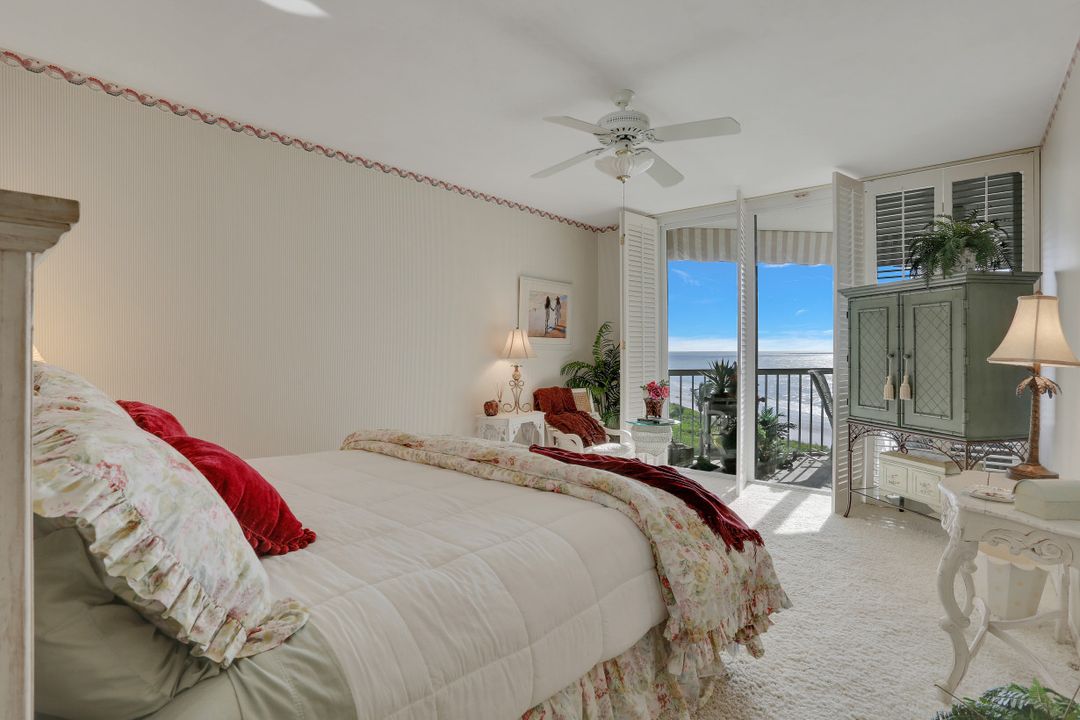 4951 Gulf Shore Blvd #302, Naples, FL 34103