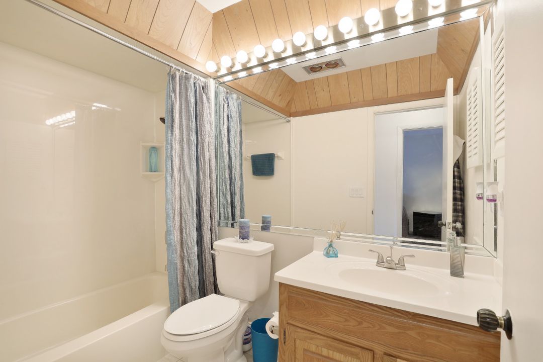 568 Nassau Rd, Marco Island, FL 34145