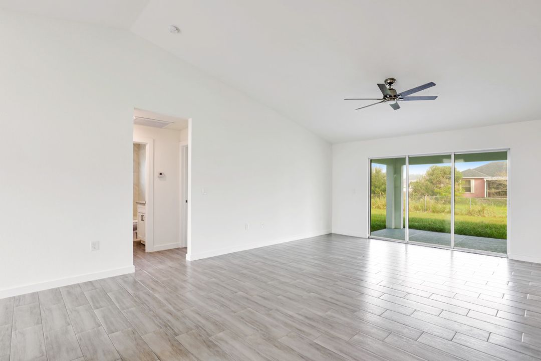 2506 50th St SW, Lehigh Acres, FL 33976