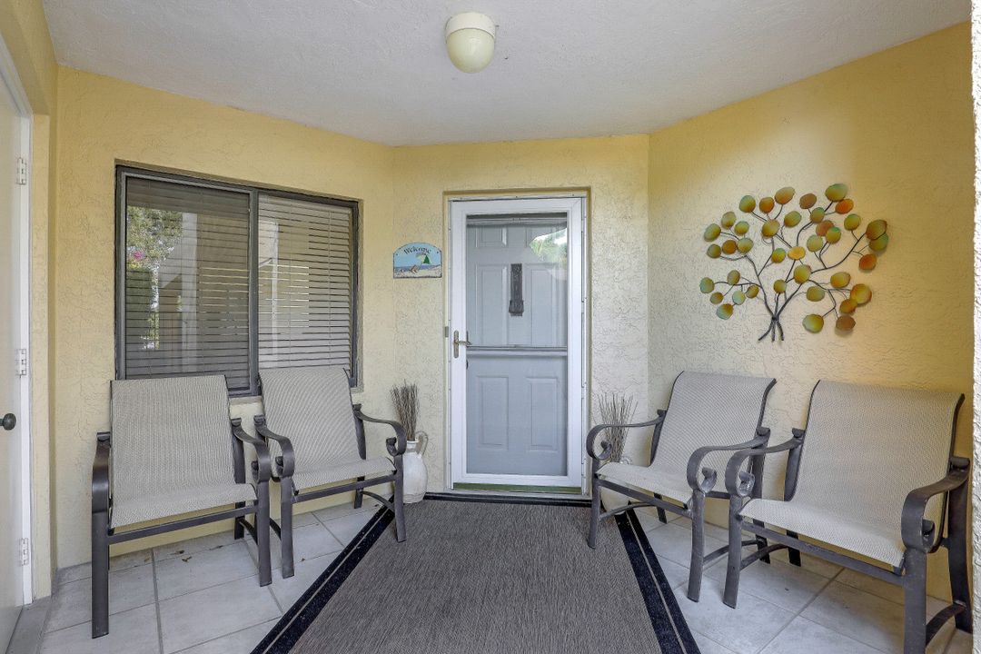 571 Beachwalk Cir #101, Naples, FL 34108