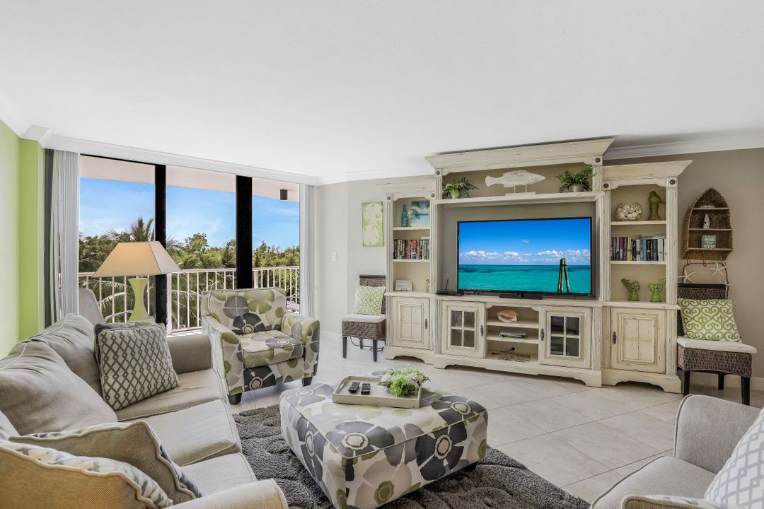 440 Seaview Ct #301, Marco Island, FL 34145