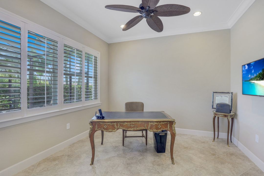 9403 Copper Rock Ct, Naples, FL 34120