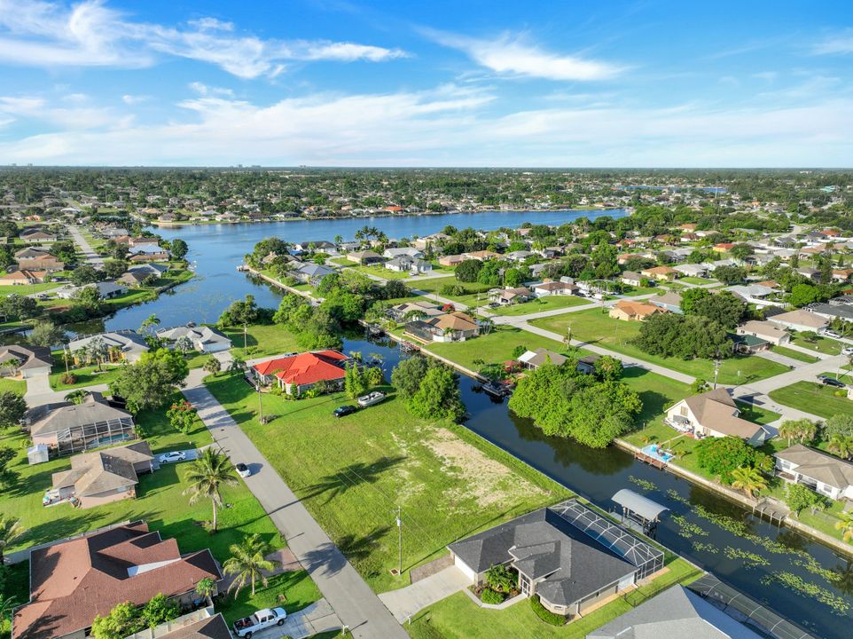 318 SE 5th Ave, Cape Coral, FL 33990