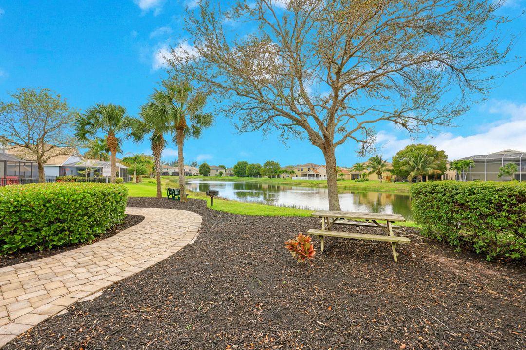 2157 Cape Heather Cir, Cape Coral, FL 33991