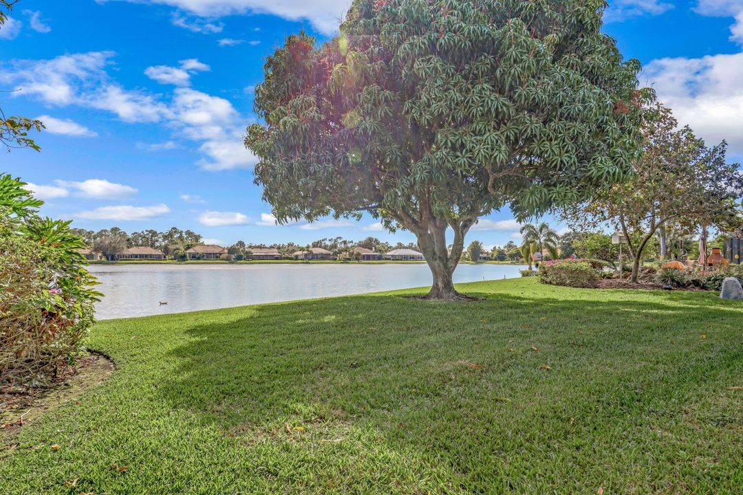 2104 Imperial Cir, Naples, FL 34110