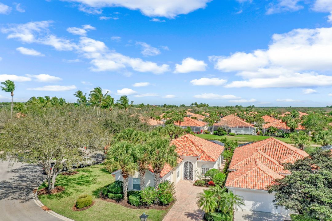 4000 Isla Ciudad Ct, Naples, FL 34109