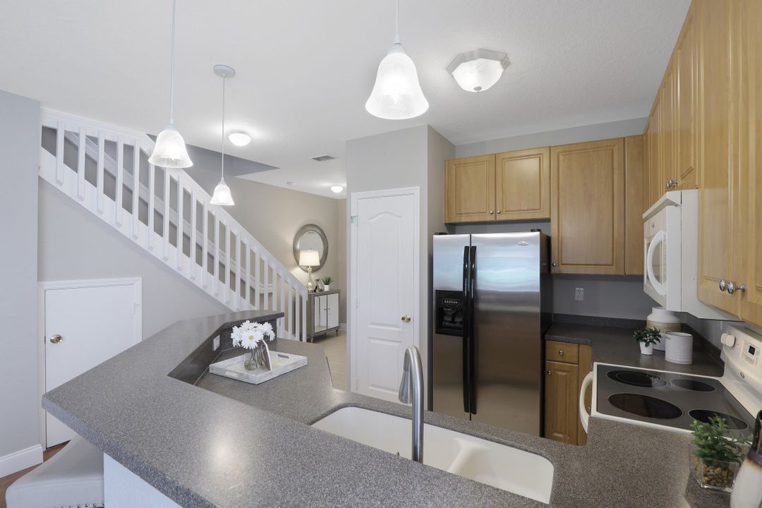 1380 Weeping Willow Ct, Cape Coral, FL 33909