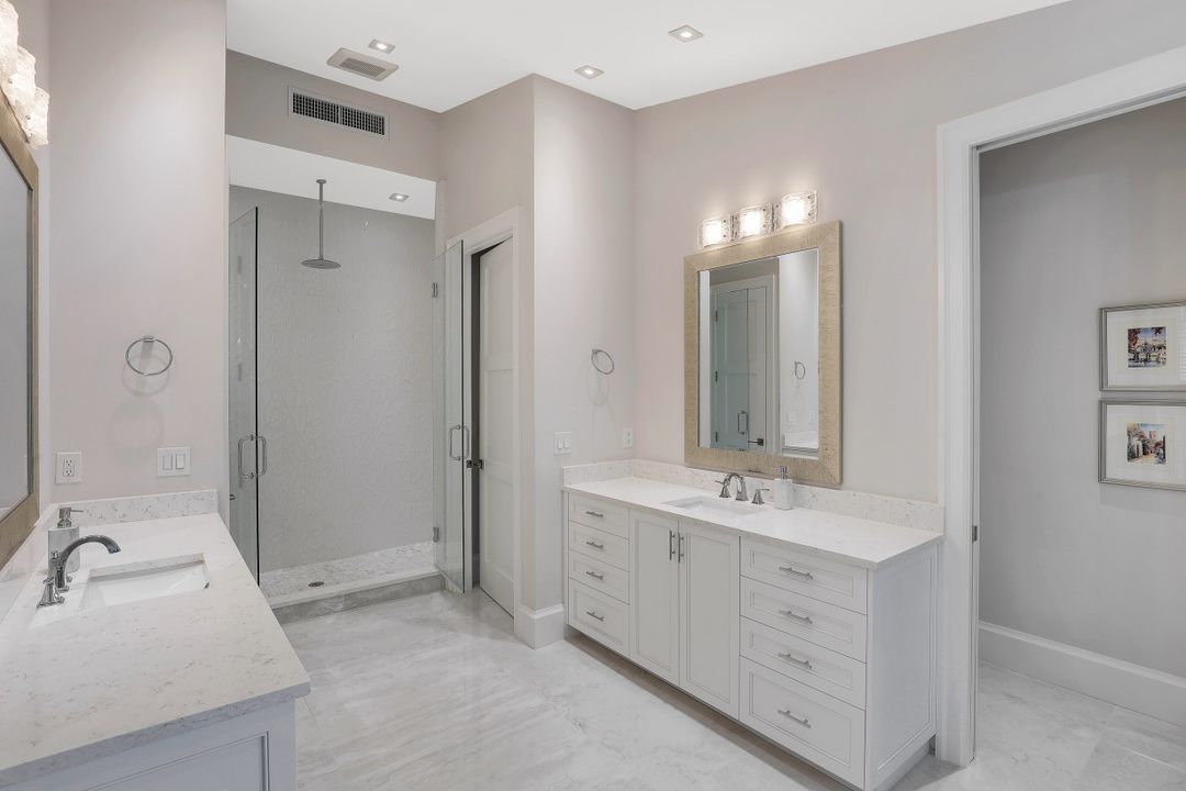 4501 Silver Fox Dr, Naples, FL 34119